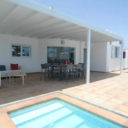 In Puerto Del Carmen Sleeps 8 Includes Swimming Pool&air Con 9 Puerto del Carmen (Lanzarote)